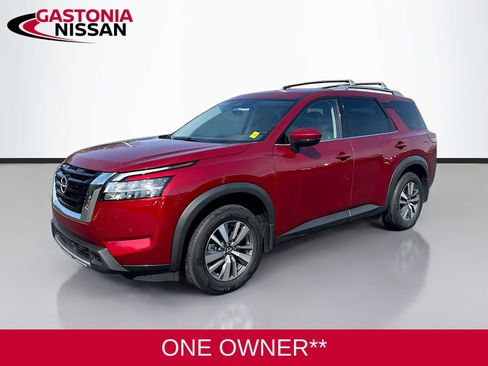 Used 2024 Nissan Pathfinder SL image 3