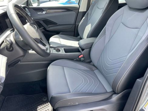 Certified 2025 Volkswagen Tiguan SE AWD/4WD image 6