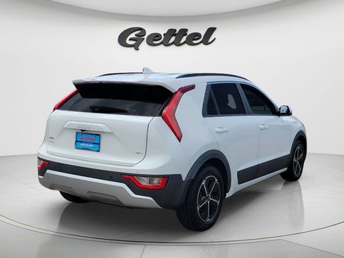 Used 2023 Kia Niro EX FWD image 5
