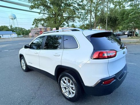 Used 2016 Jeep Cherokee Latitude w/ Cold Weather Group FWD image 5