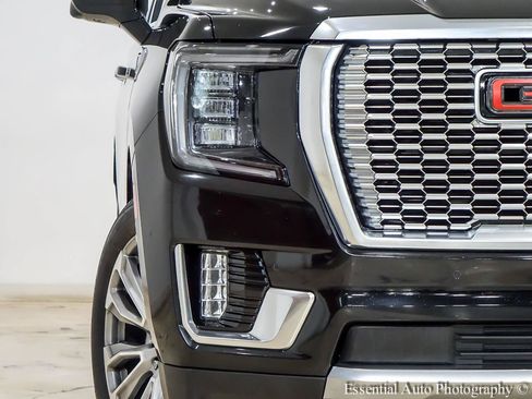 Used 2021 GMC Yukon XL Denali w/ LPO, Illumination Package AWD/4WD image 6