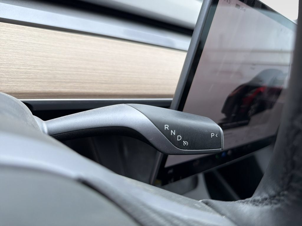 Used 2024 Tesla Model Y 2WD image 15