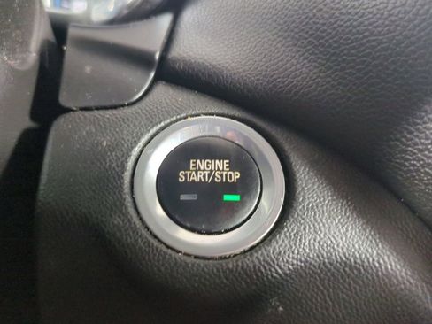 Used 2020 Chevrolet Equinox LT w/ Driver Convenience Package image 35