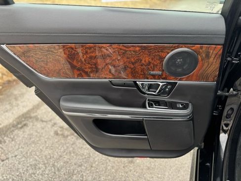 Used 2019 Jaguar XJ R-Sport image 11