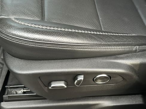 Used 2023 GMC Yukon Denali w/ Denali Reserve Package image 34