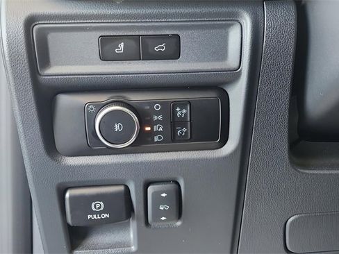 Used 2024 Ford Expedition Limited image 30