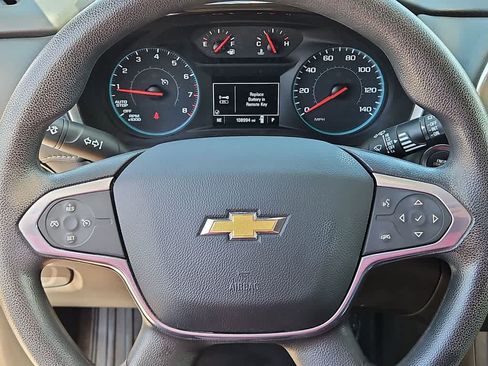 Used 2021 Chevrolet Traverse LS FWD image 19