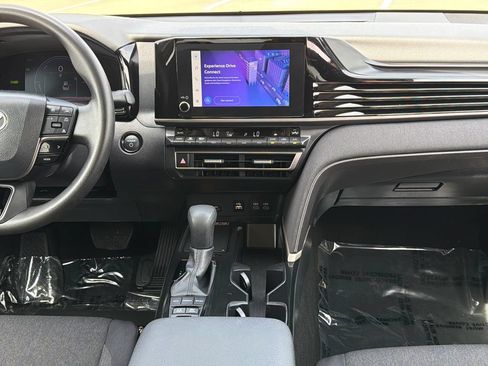 Used 2025 Toyota Camry LE w/ Convenience Package FWD image 13
