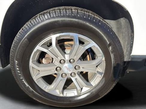 Used 2014 GMC Acadia SLT image 30