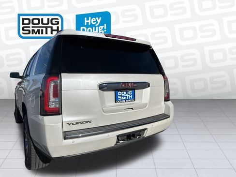 Used 2017 GMC Yukon Denali image 5