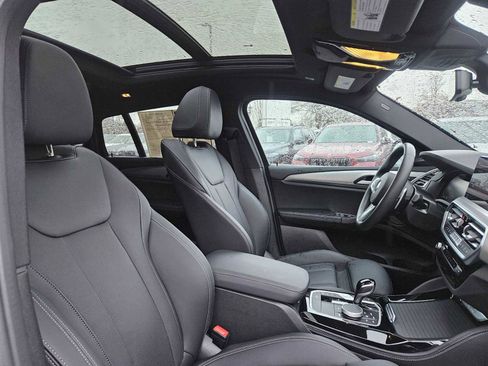 Used 2025 BMW X4 xDrive30i w/ Premium Package image 11