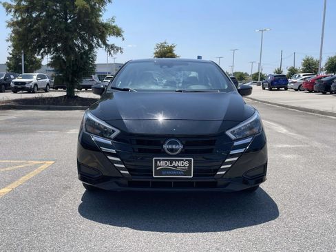 Used 2025 Nissan Versa SV FWD image 2