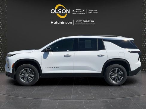 Used 2025 Chevrolet Traverse LT w/ Driver Confidence Package AWD/4WD image 7
