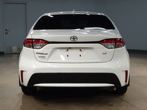 Used 2022 Toyota Corolla LE FWD image 6