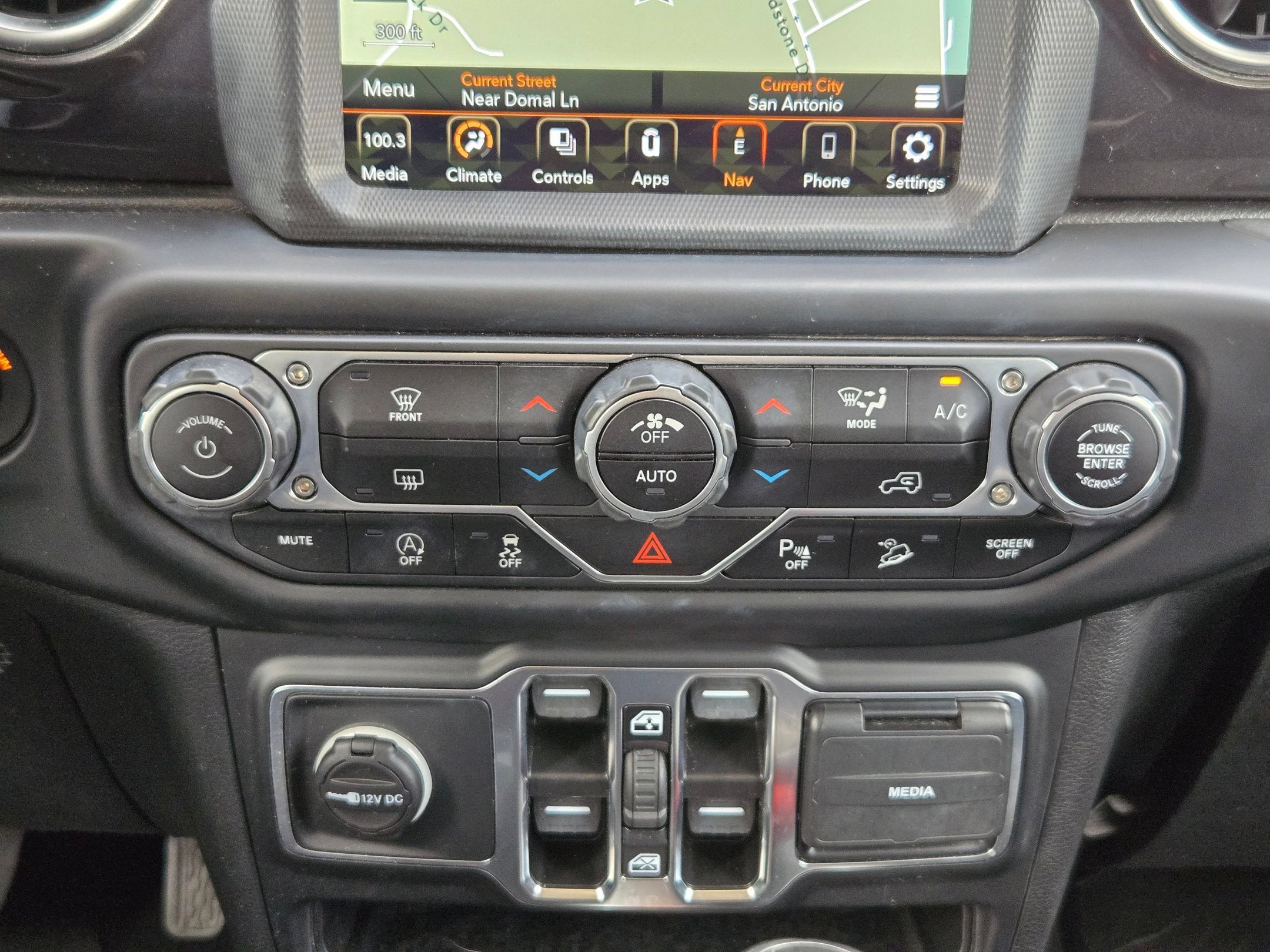 Used 2021 Jeep Wrangler Unlimited Sahara AWD/4WD image 18