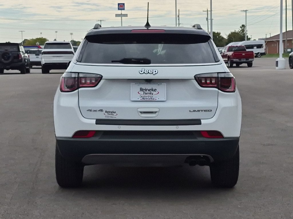 Used 2022 Jeep Compass Limited AWD/4WD image 7