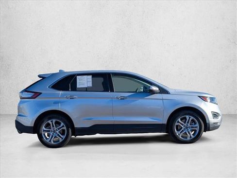 Used 2018 Ford Edge Titanium image 4
