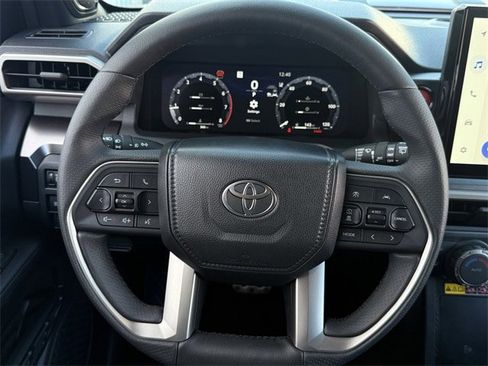 Used 2025 Toyota 4Runner TRD Off-Road Premium image 13