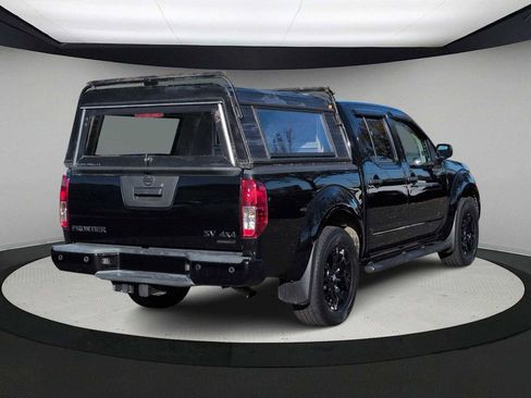 Used 2021 Nissan Frontier SV w/ Midnight Edition Floor Mats image 8