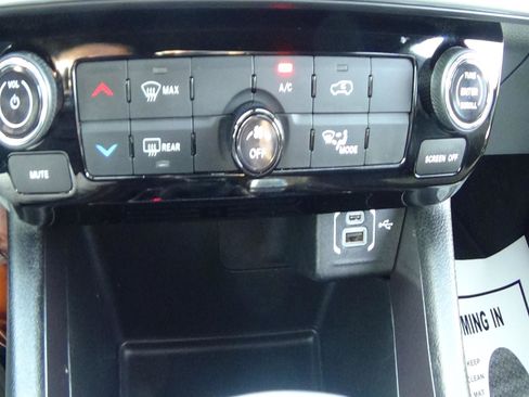 Certified 2025 Jeep Compass Latitude AWD/4WD image 29
