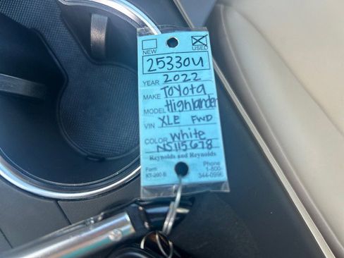 Used 2022 Toyota Highlander XLE image 20
