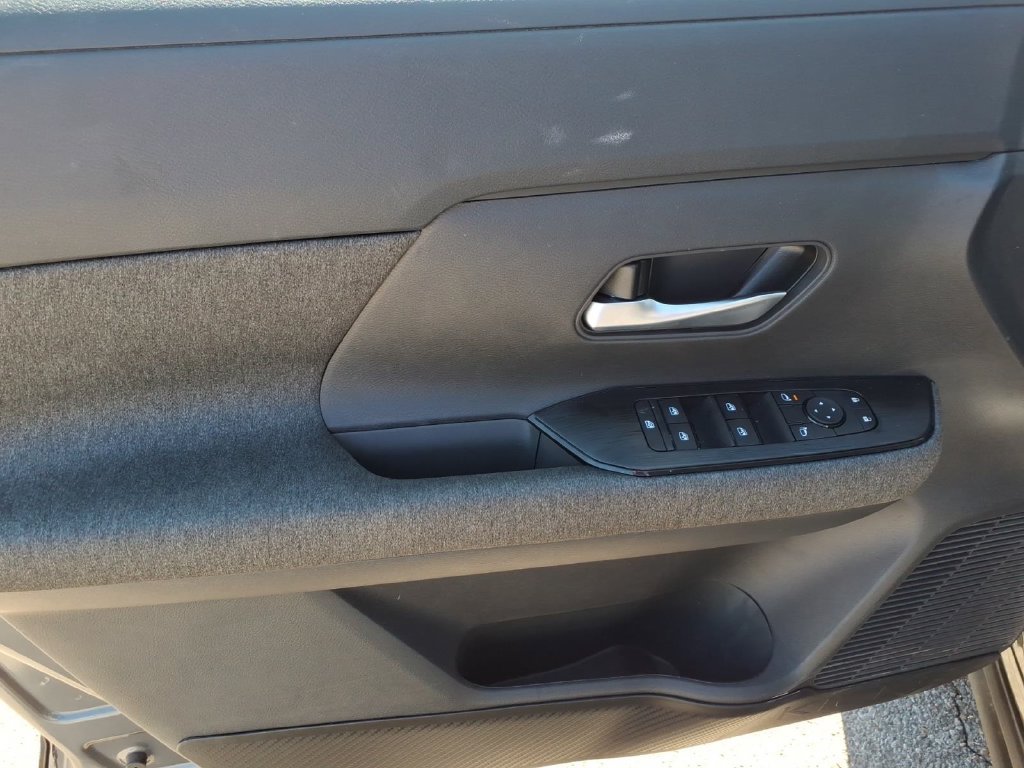 Used 2025 Nissan Kicks SV w/ Illumination Package AWD/4WD image 15