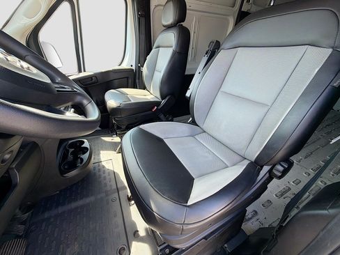Used 2023 RAM ProMaster 2500 FWD image 10