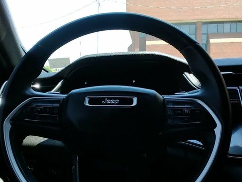 Used 2023 Jeep Grand Cherokee L Laredo RWD image 14