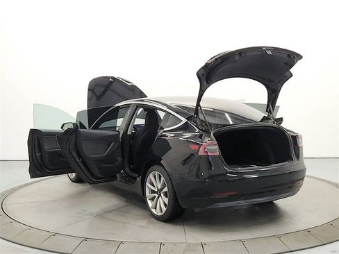Used 2020 Tesla Model 3 Standard Range image 13