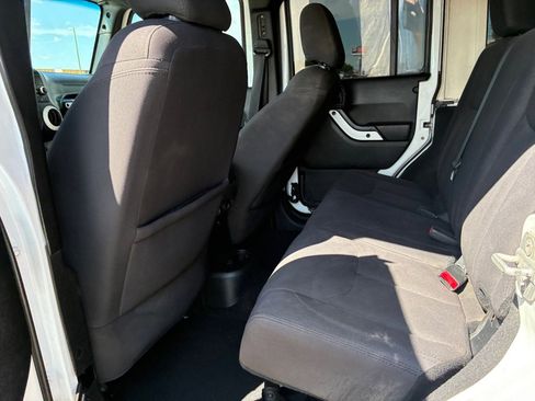 Used 2015 Jeep Wrangler Unlimited Sport w/ Quick Order Package 24S AWD/4WD image 33