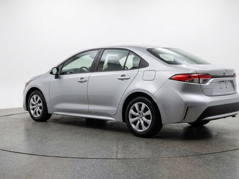 Used 2025 Toyota Corolla LE FWD image 6