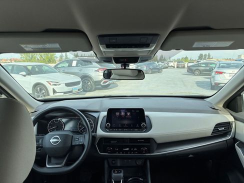 Used 2025 Nissan Rogue SV image 35