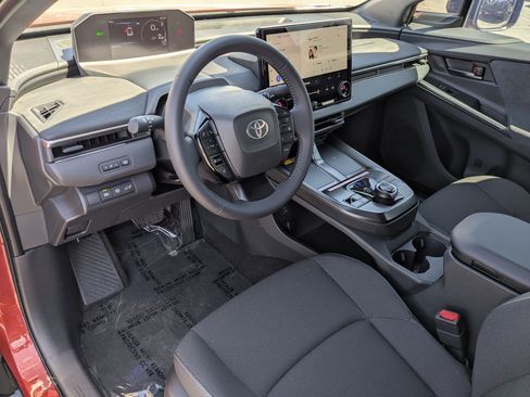 Used 2026 Toyota C-HR AWD/4WD image 16