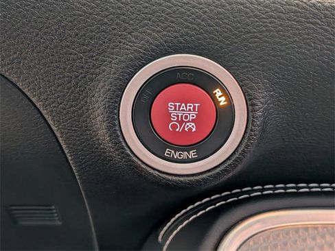 Used 2016 Dodge Challenger SRT Hellcat image 29