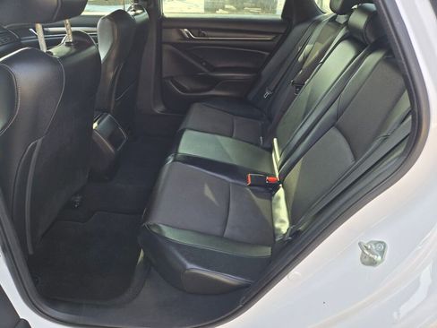 Used 2018 Honda Accord Sport image 12