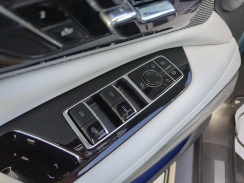 New 2026 Cadillac Optiq Luxury 1 image 18