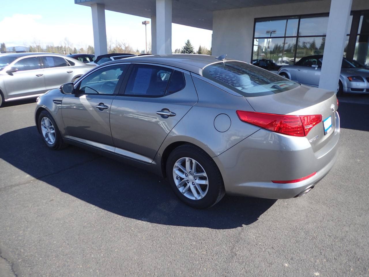 Used 2013 Kia Optima LX FWD image 3