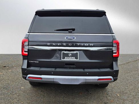 Used 2022 Ford Expedition Limited image 4