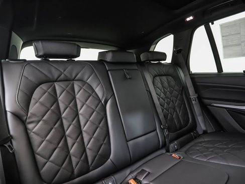 New 2026 BMW X5 xDrive50e image 28