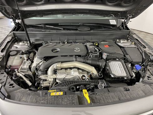 Used 2025 Mercedes-Benz GLB 250 4MATIC image 31