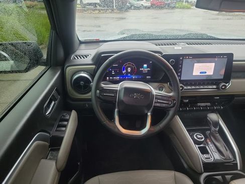 Used 2025 Chevrolet Colorado ZR2 w/ Technology Package AWD/4WD image 11