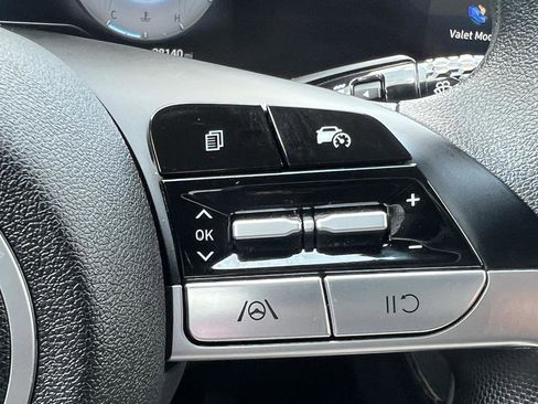 Used 2024 Hyundai Elantra SEL image 11