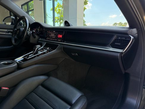Used 2022 Porsche Panamera 4 Platinum Edition AWD/4WD image 41