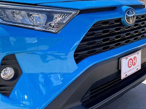 Used 2021 Toyota RAV4 XLE Premium image 29