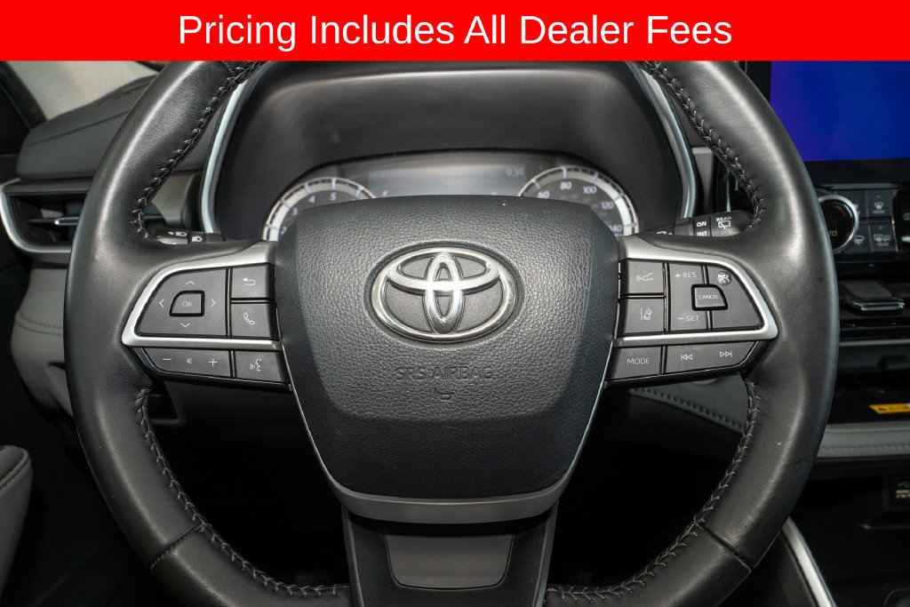 Used 2024 Toyota Highlander XLE FWD image 20