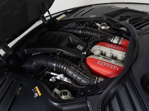 Used 2023 Ferrari Purosangue AWD/4WD image 10