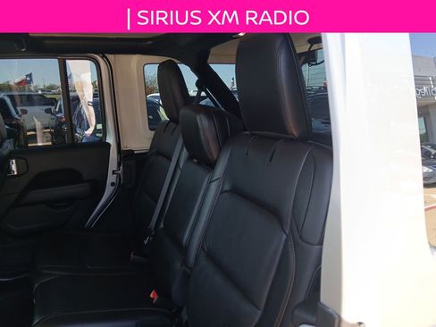 Used 2022 Jeep Wrangler Unlimited Rubicon w/ Trailer Tow Package image 8