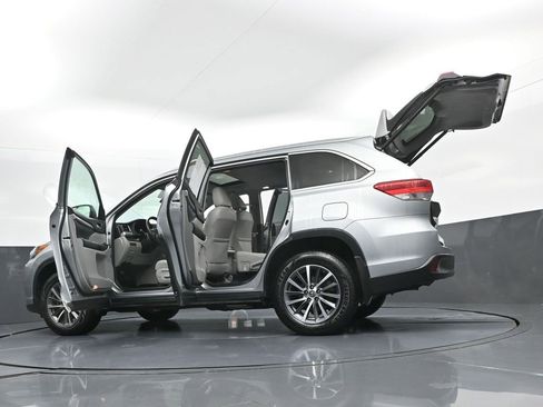 Certified 2018 Toyota Highlander XLE image 49