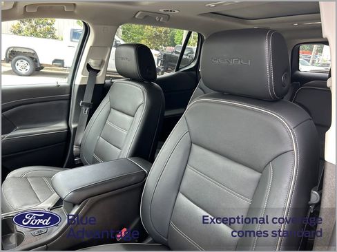 Used 2023 GMC Acadia Denali w/ Black Diamond Edition FWD image 11
