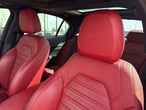 Used 2023 Alfa Romeo Giulia Veloce RWD image 22